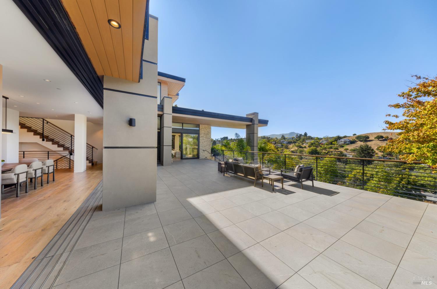 Detail Gallery Image 55 of 76 For 3 Trestle Glen Cir, Tiburon,  CA 94920 - 6 Beds | 6/2 Baths