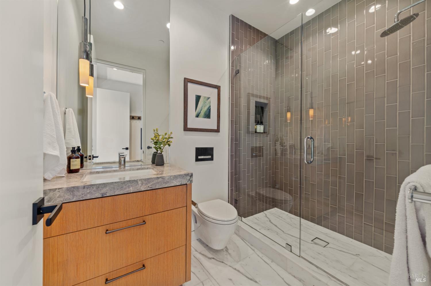 Detail Gallery Image 46 of 76 For 3 Trestle Glen Cir, Tiburon,  CA 94920 - 6 Beds | 6/2 Baths