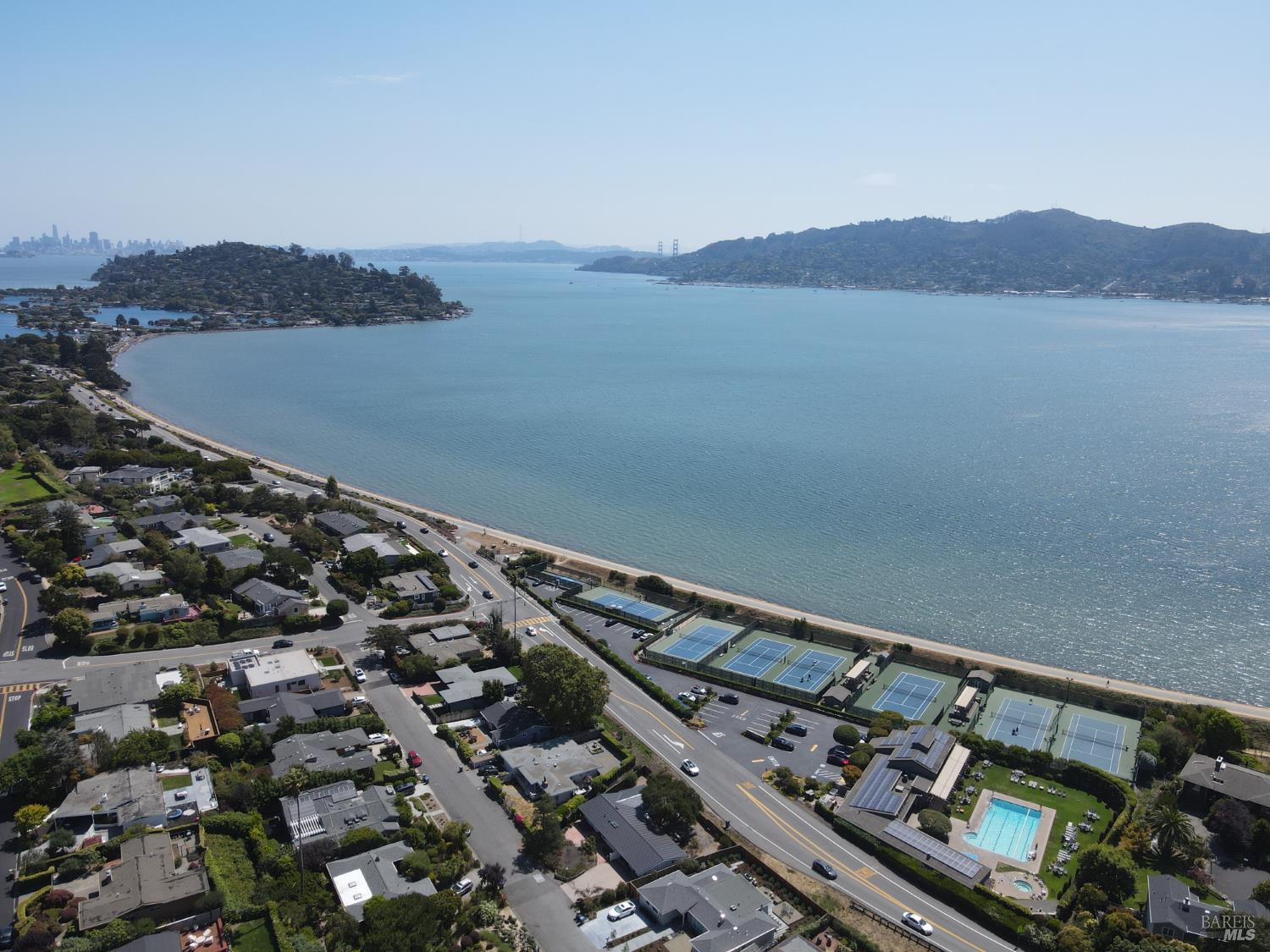 Detail Gallery Image 44 of 45 For 696 Hawthorne Dr, Tiburon,  CA 94920 - 3 Beds | 2 Baths