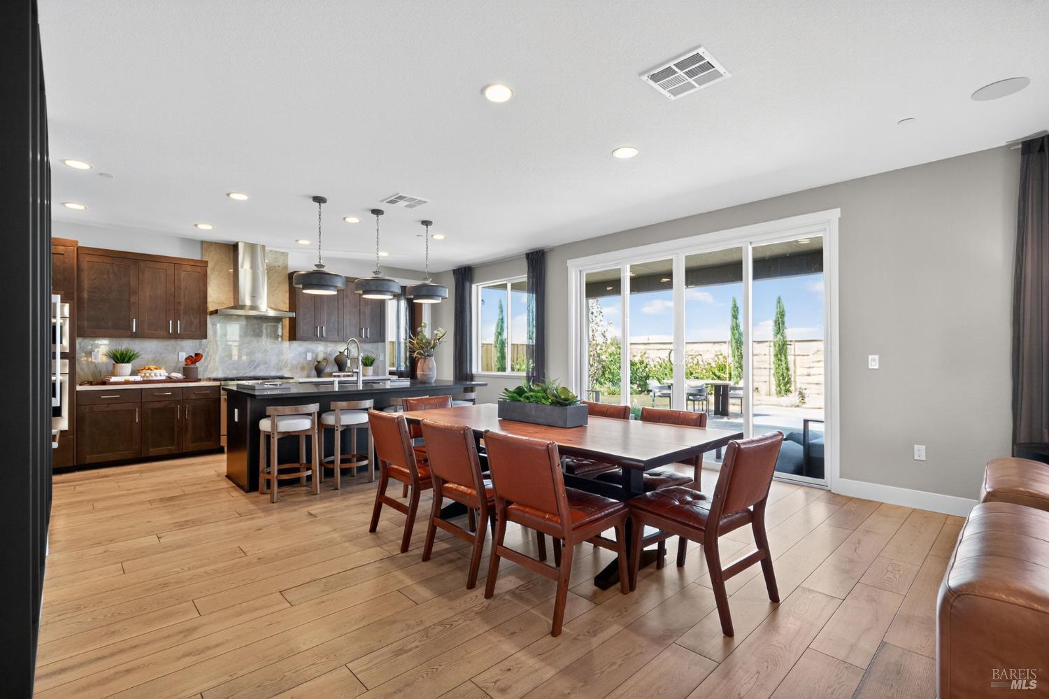 Detail Gallery Image 9 of 36 For 619 Beyers St, Oakley,  CA 94561 - 4 Beds | 3/1 Baths