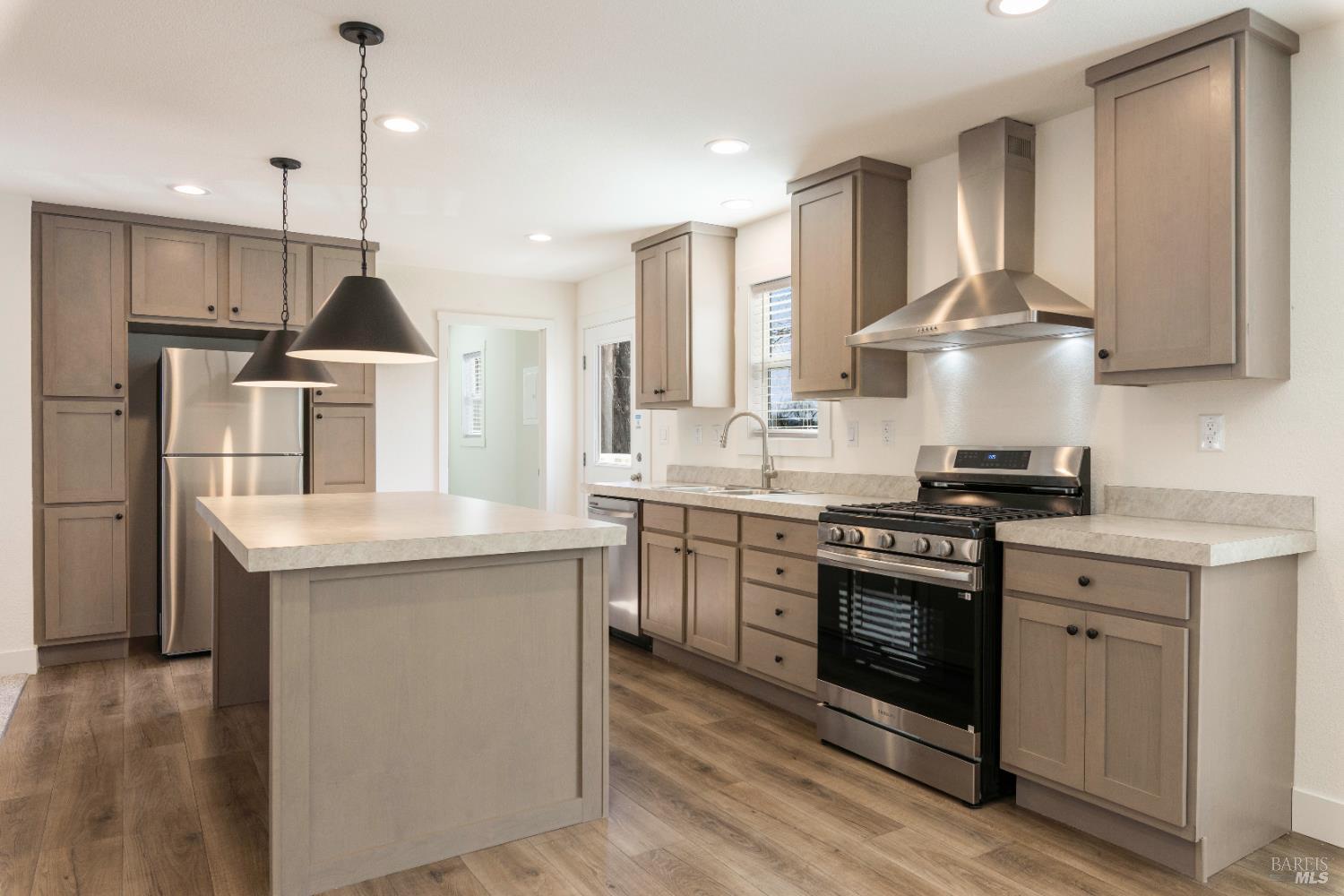 Detail Gallery Image 13 of 34 For 375 E Highway 20 Hwy 8, Upper Lake,  CA 95485 - 4 Beds | 2 Baths