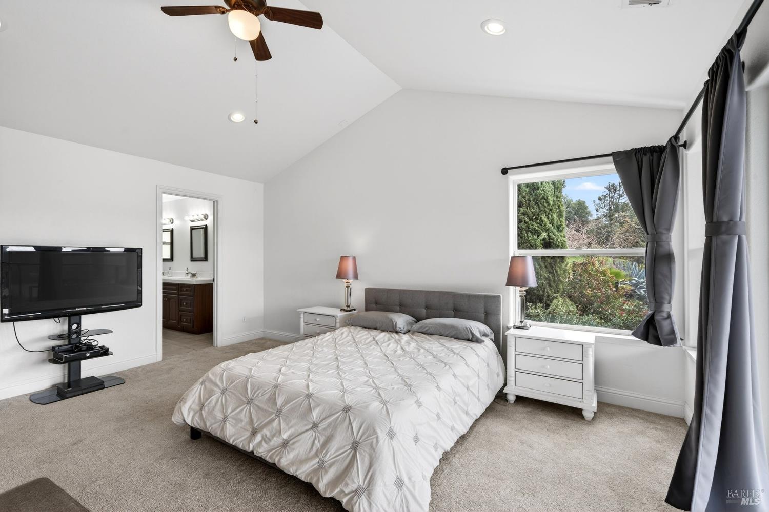 Detail Gallery Image 37 of 54 For 17437 Greenridge Rd, Hidden Valley Lake,  CA 95467 - 4 Beds | 4 Baths