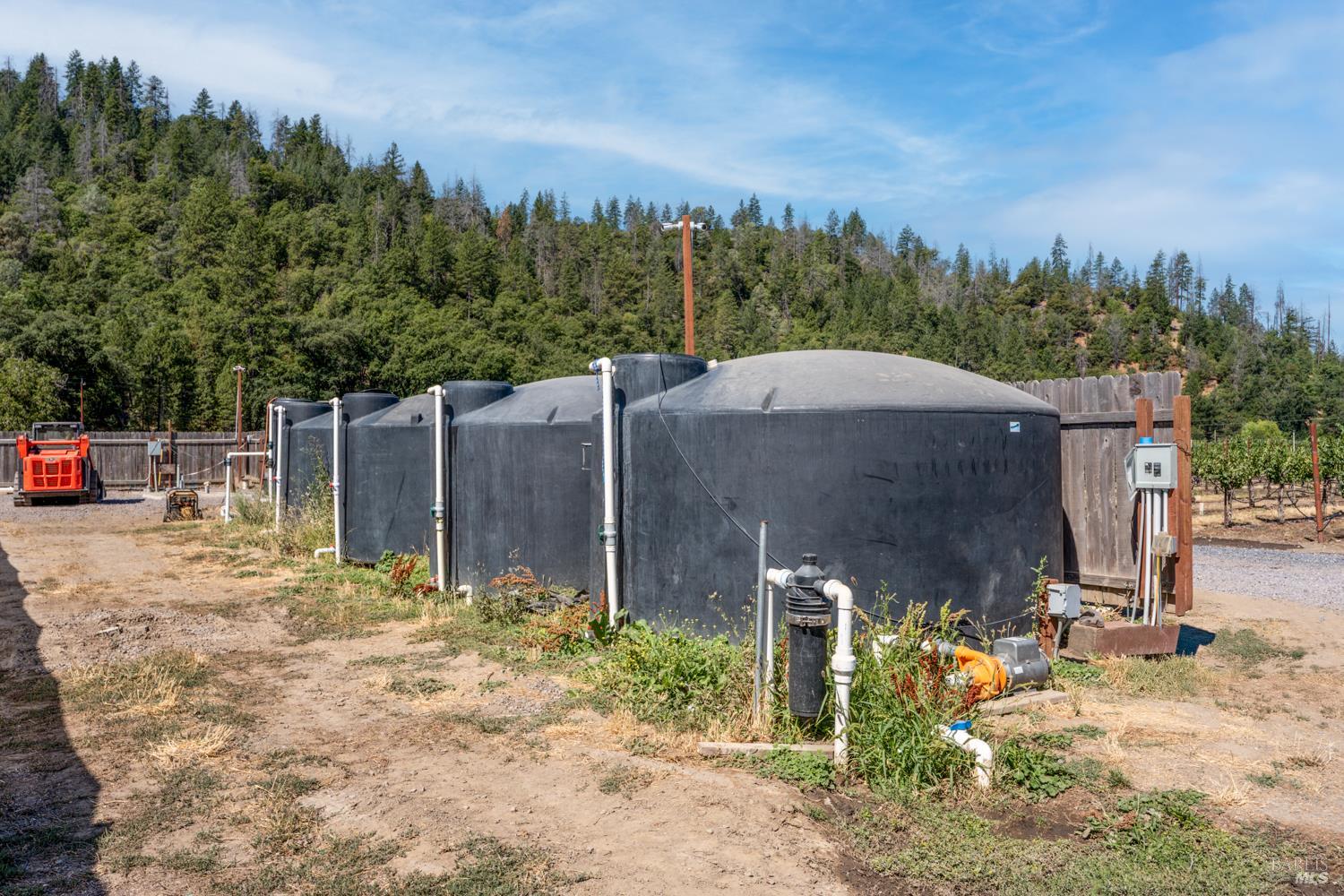 Detail Gallery Image 13 of 27 For 2000 Clover Valley Rd, Upper Lake,  CA 95485 - 2 Beds | 1 Baths