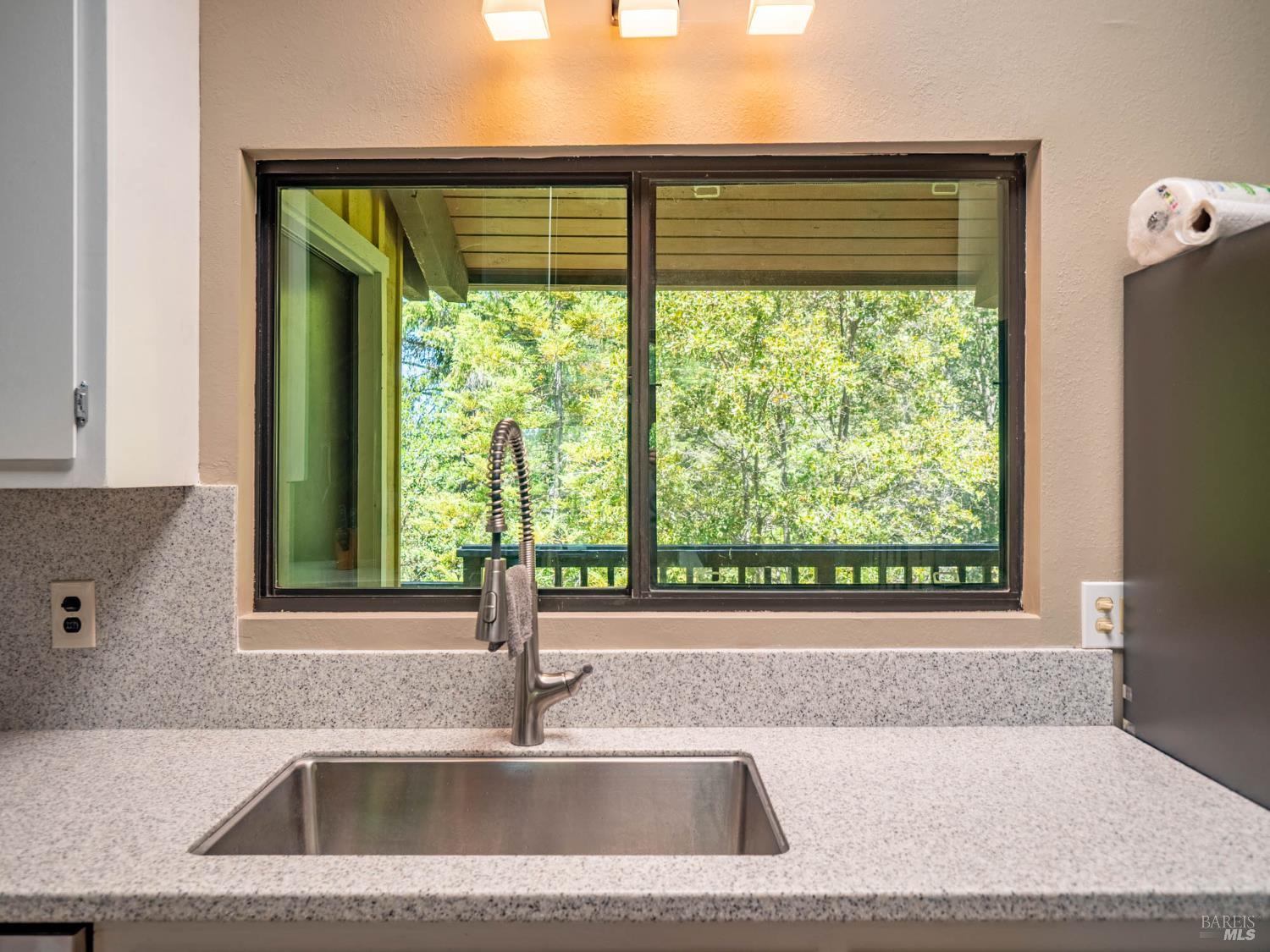 Detail Gallery Image 9 of 32 For 7701 Signal Ridge Rd, Philo,  CA 95466 - 3 Beds | 2/1 Baths