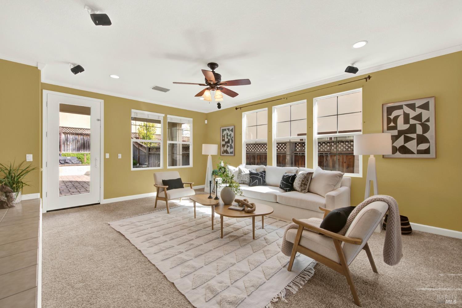 Detail Gallery Image 9 of 67 For 7004 Alder Creek Rd, Vallejo,  CA 94591 - 4 Beds | 3/1 Baths