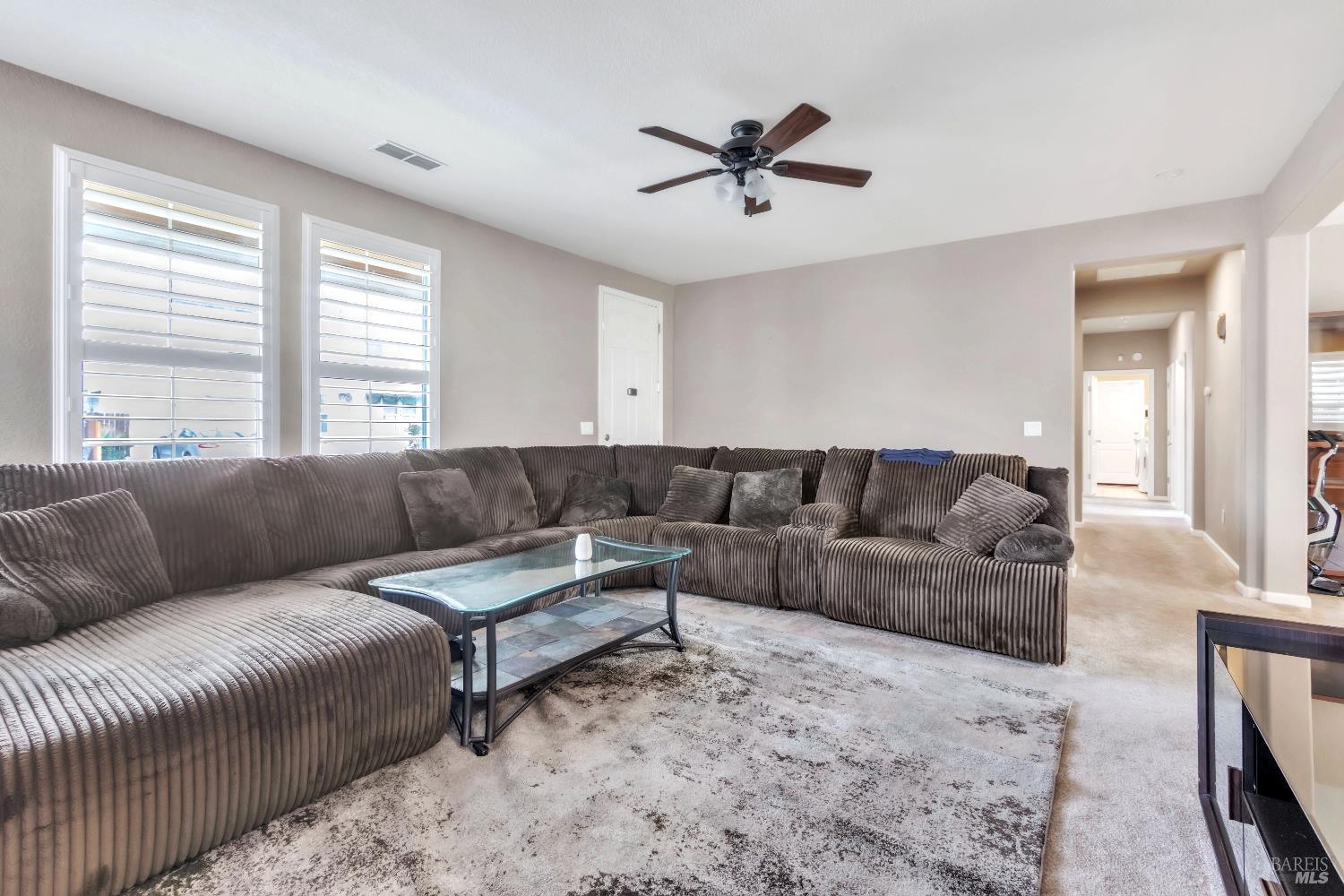 Detail Gallery Image 7 of 32 For 927 Freedom Dr, Suisun City,  CA 94585 - 3 Beds | 2 Baths