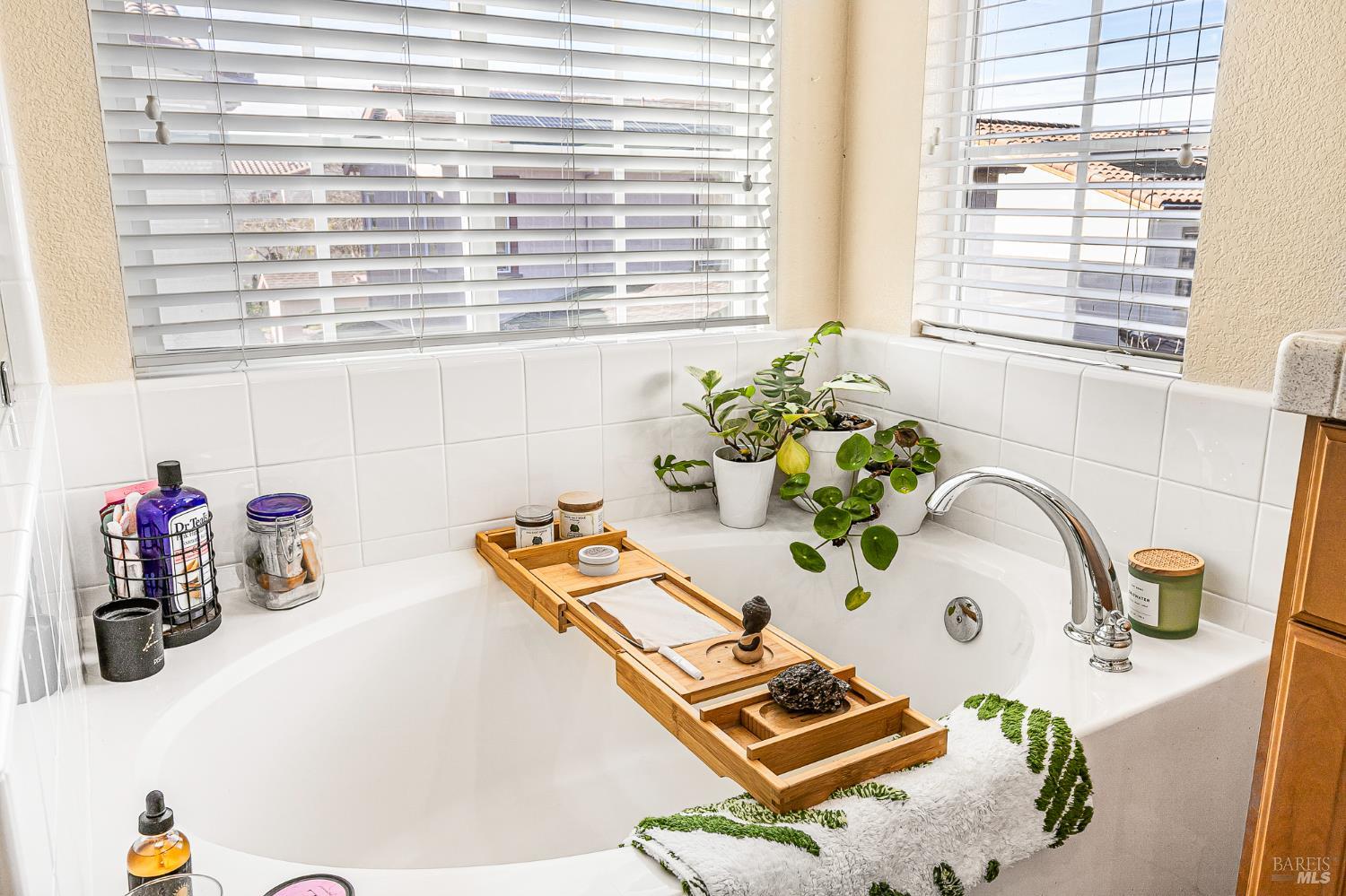 Detail Gallery Image 53 of 79 For 2167 Linwood Ave, Santa Rosa,  CA 95404 - 3 Beds | 3 Baths