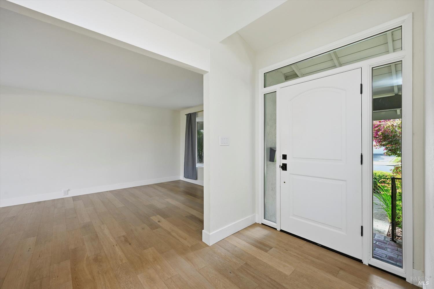 Detail Gallery Image 5 of 53 For 4078 Tokay Dr, Napa,  CA 94558 - 4 Beds | 2/1 Baths