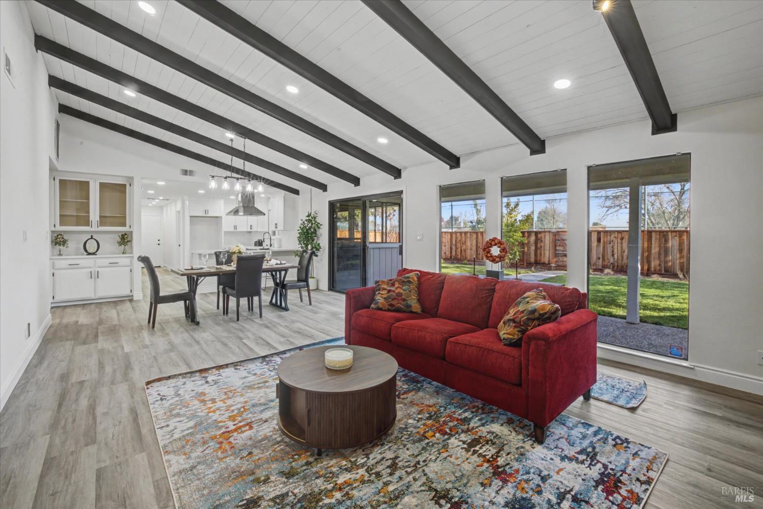 Detail Gallery Image 12 of 47 For 580 Yellowstone Dr, Vacaville,  CA 95687 - 3 Beds | 2/1 Baths