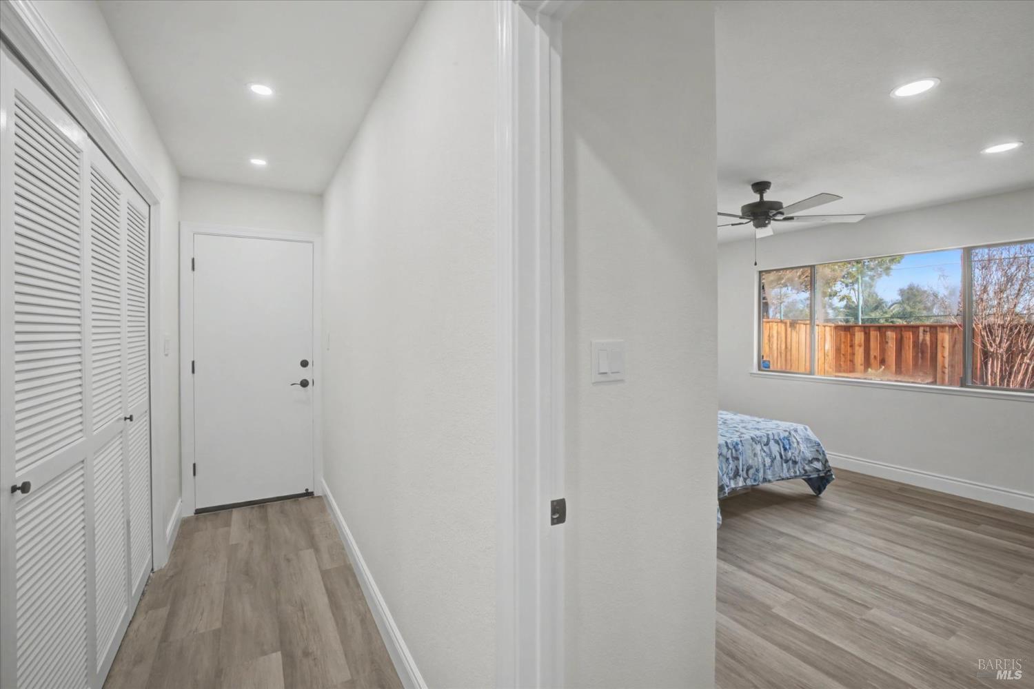 Detail Gallery Image 21 of 47 For 580 Yellowstone Dr, Vacaville,  CA 95687 - 3 Beds | 2/1 Baths