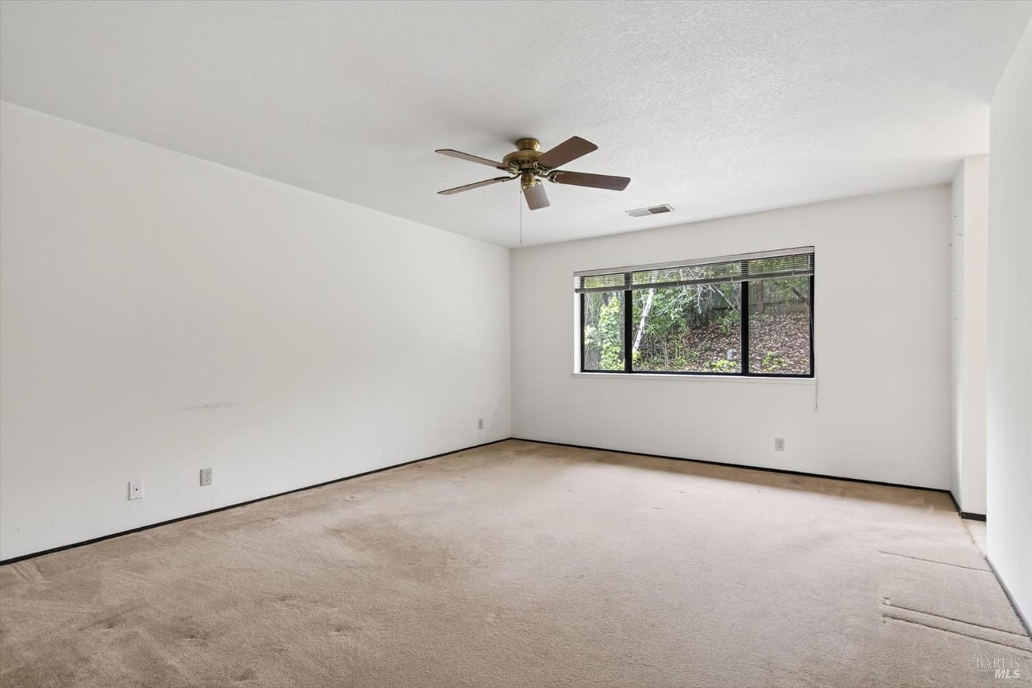 Detail Gallery Image 18 of 29 For 879 Oxford Way, Benicia,  CA 94510 - 4 Beds | 2 Baths