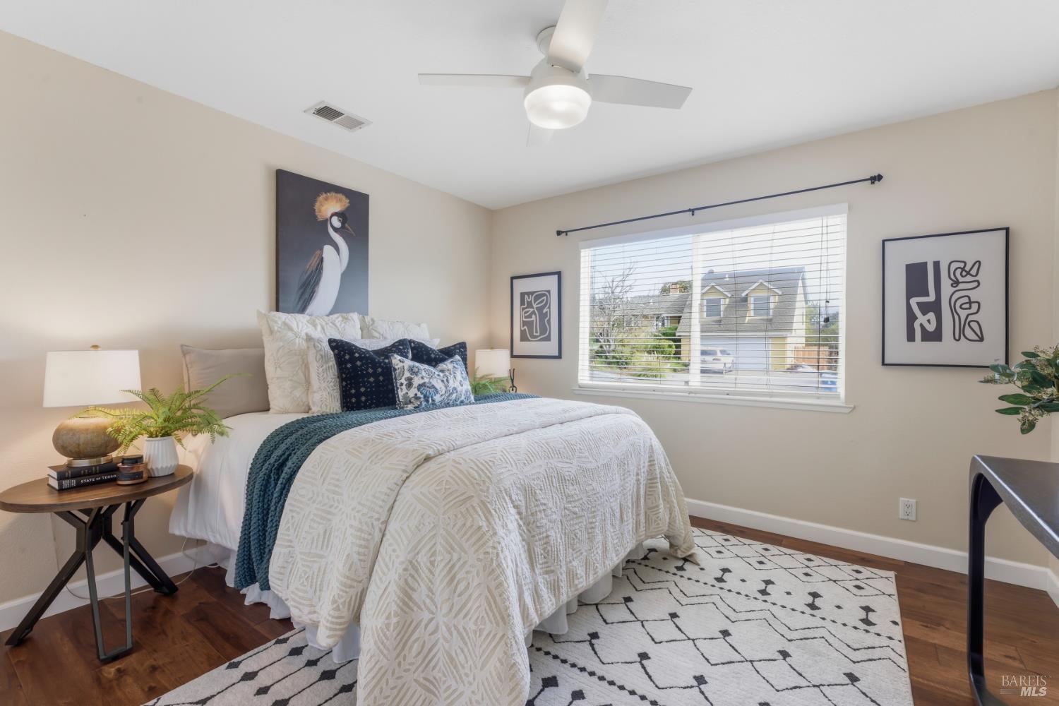 Detail Gallery Image 12 of 29 For 1491 Karen Dr, Benicia,  CA 94510 - 5 Beds | 3 Baths