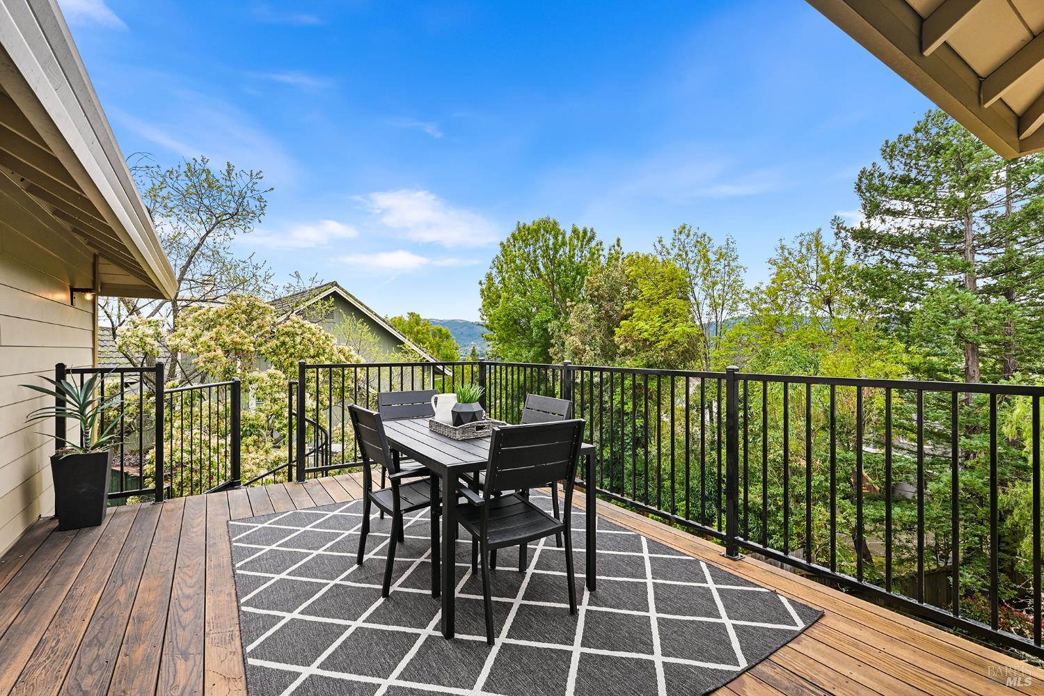 Detail Gallery Image 19 of 70 For 51 San Domingo Way, Novato,  CA 94945 - 4 Beds | 2/1 Baths