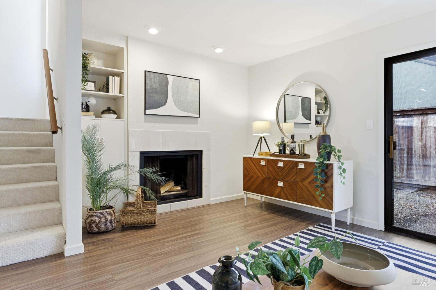 Detail Gallery Image 4 of 30 For 3552 Shelter Creek Dr, Napa,  CA 94558 - 3 Beds | 1/1 Baths