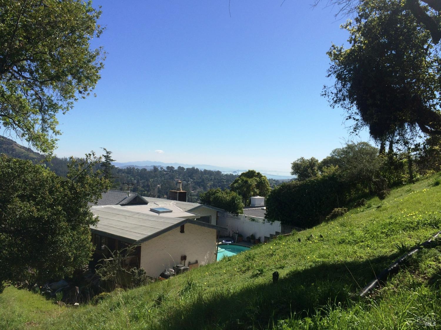 Detail Gallery Image 9 of 11 For 317 Coleman Dr, San Rafael,  CA 94901 - – Beds | – Baths