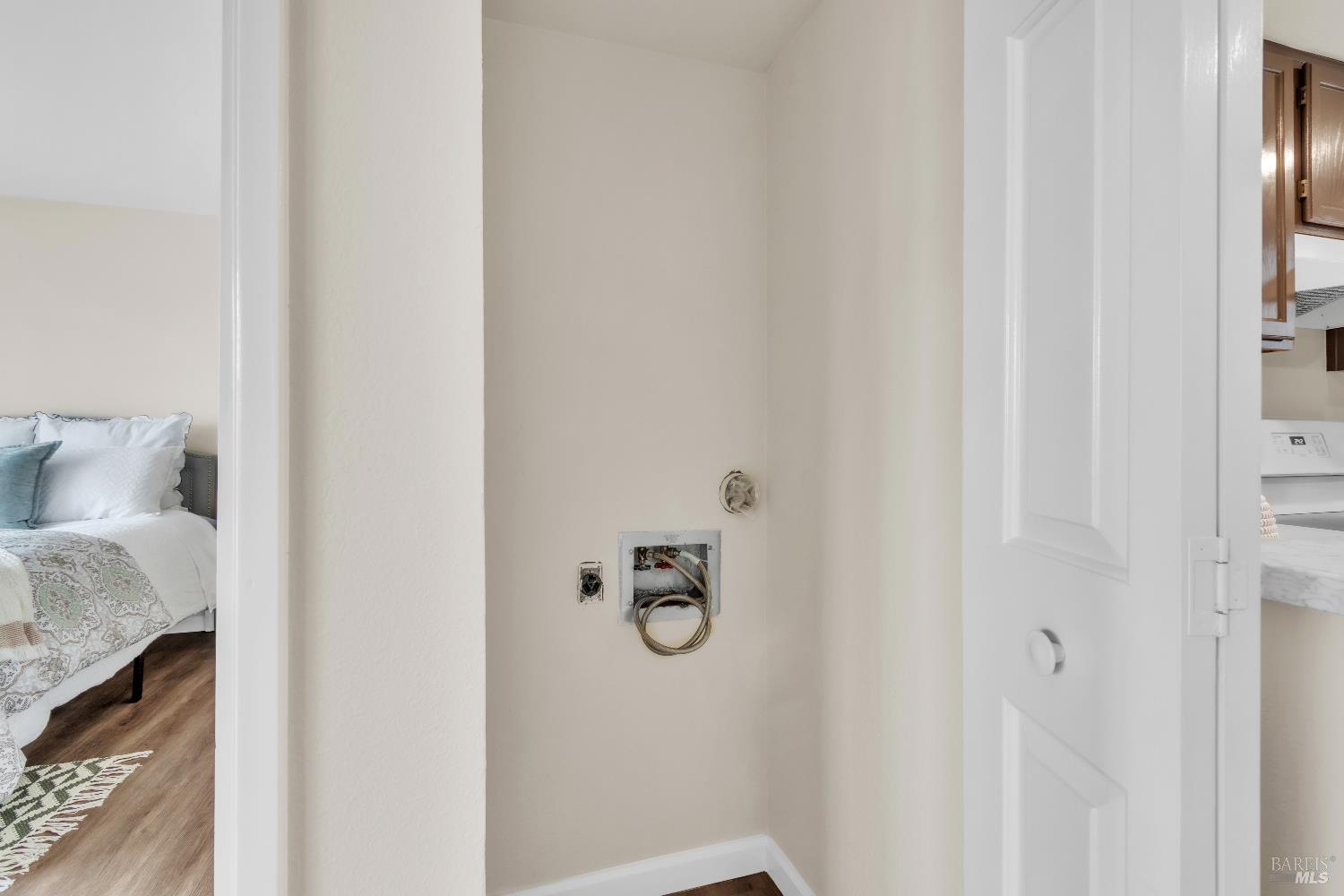 Detail Gallery Image 10 of 27 For 202 Mariner Way, Novato,  CA 94945 - 1 Beds | 1 Baths