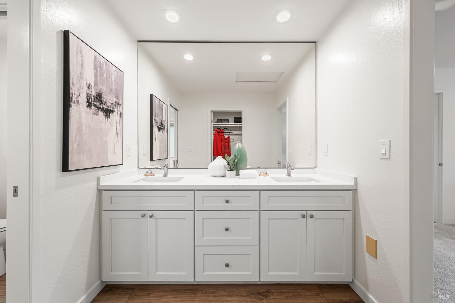 Detail Gallery Image 32 of 70 For 51 San Domingo Way, Novato,  CA 94945 - 4 Beds | 2/1 Baths