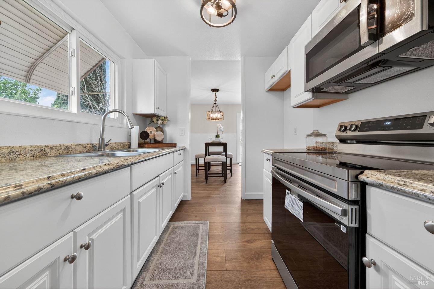 Detail Gallery Image 3 of 36 For 2013 Cormorant Dr, Fairfield,  CA 94533 - 3 Beds | 1 Baths