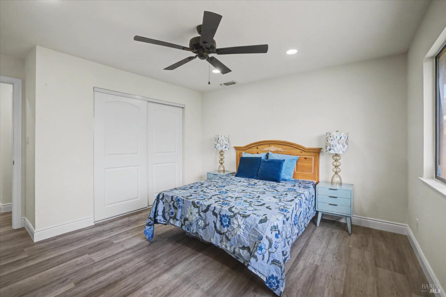 Detail Gallery Image 24 of 47 For 580 Yellowstone Dr, Vacaville,  CA 95687 - 3 Beds | 2/1 Baths