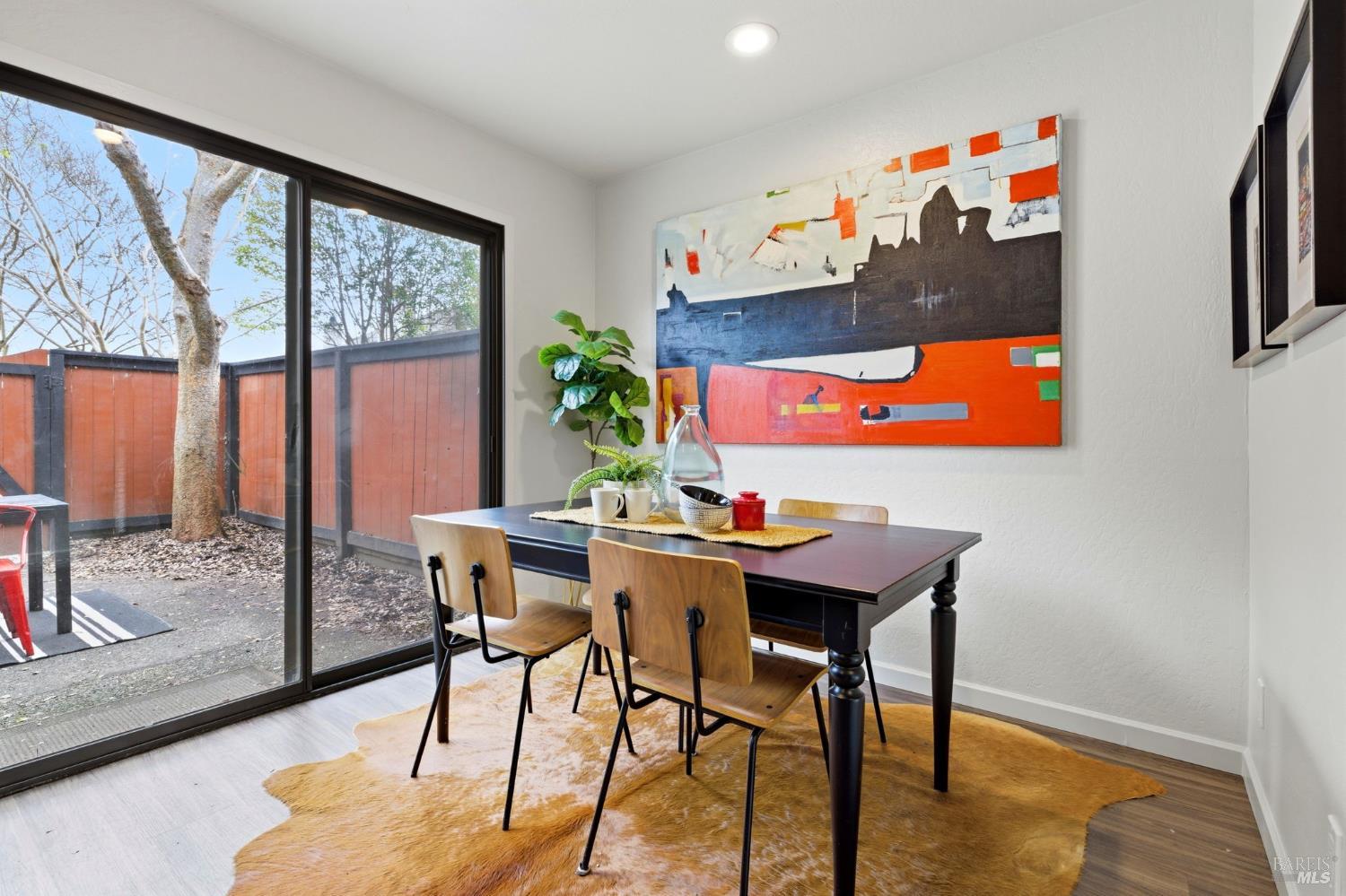 Detail Gallery Image 10 of 30 For 3552 Shelter Creek Dr, Napa,  CA 94558 - 3 Beds | 1/1 Baths