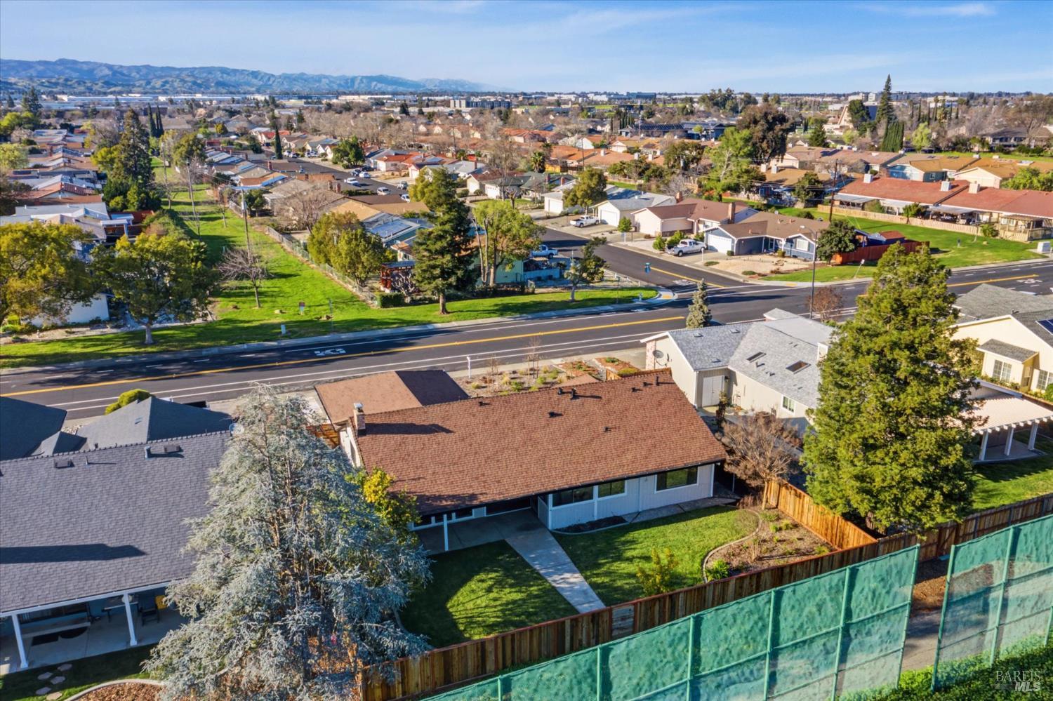 Detail Gallery Image 41 of 47 For 580 Yellowstone Dr, Vacaville,  CA 95687 - 3 Beds | 2/1 Baths