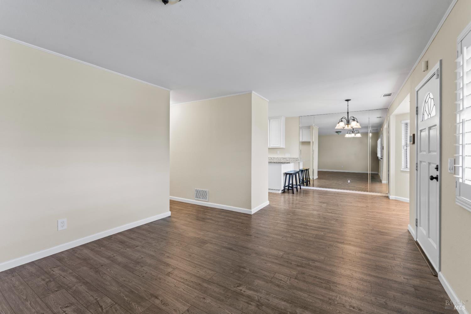 Detail Gallery Image 6 of 38 For 210 Trinity Ct, Rio Vista,  CA 94571 - 3 Beds | 2/1 Baths