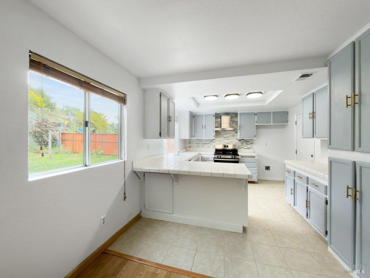 Detail Gallery Image 17 of 41 For 157 Haviture Way, Vallejo,  CA 94589 - 3 Beds | 2/1 Baths