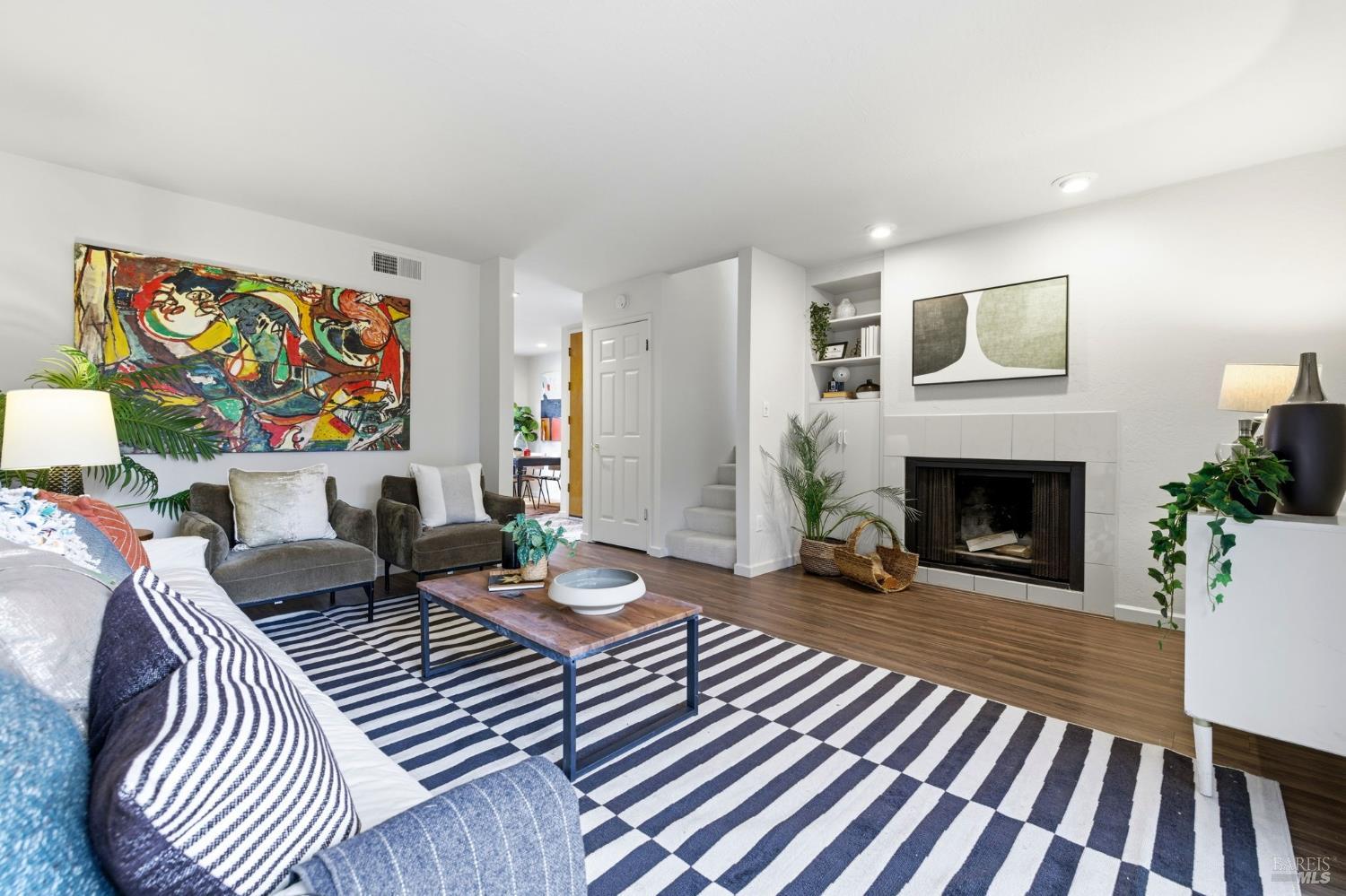 Detail Gallery Image 2 of 30 For 3552 Shelter Creek Dr, Napa,  CA 94558 - 3 Beds | 1/1 Baths