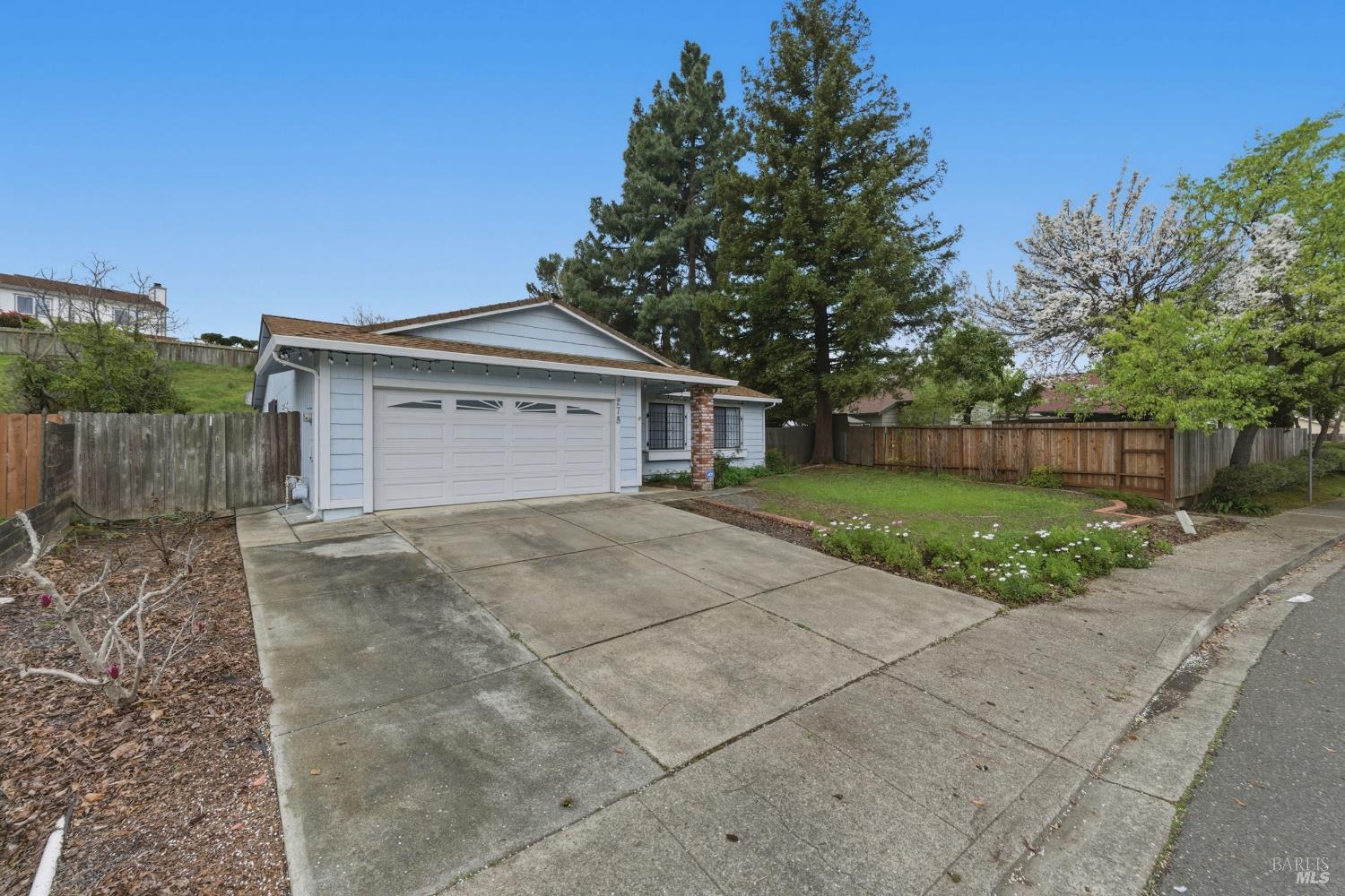 Detail Gallery Image 3 of 26 For 278 Cadloni Ln, Vallejo,  CA 94591 - 3 Beds | 2 Baths