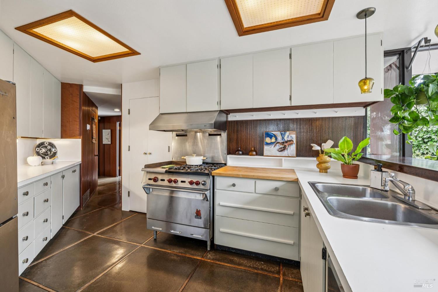 Detail Gallery Image 30 of 58 For 18 Laverne Ave, Mill Valley,  CA 94941 - 4 Beds | 3 Baths