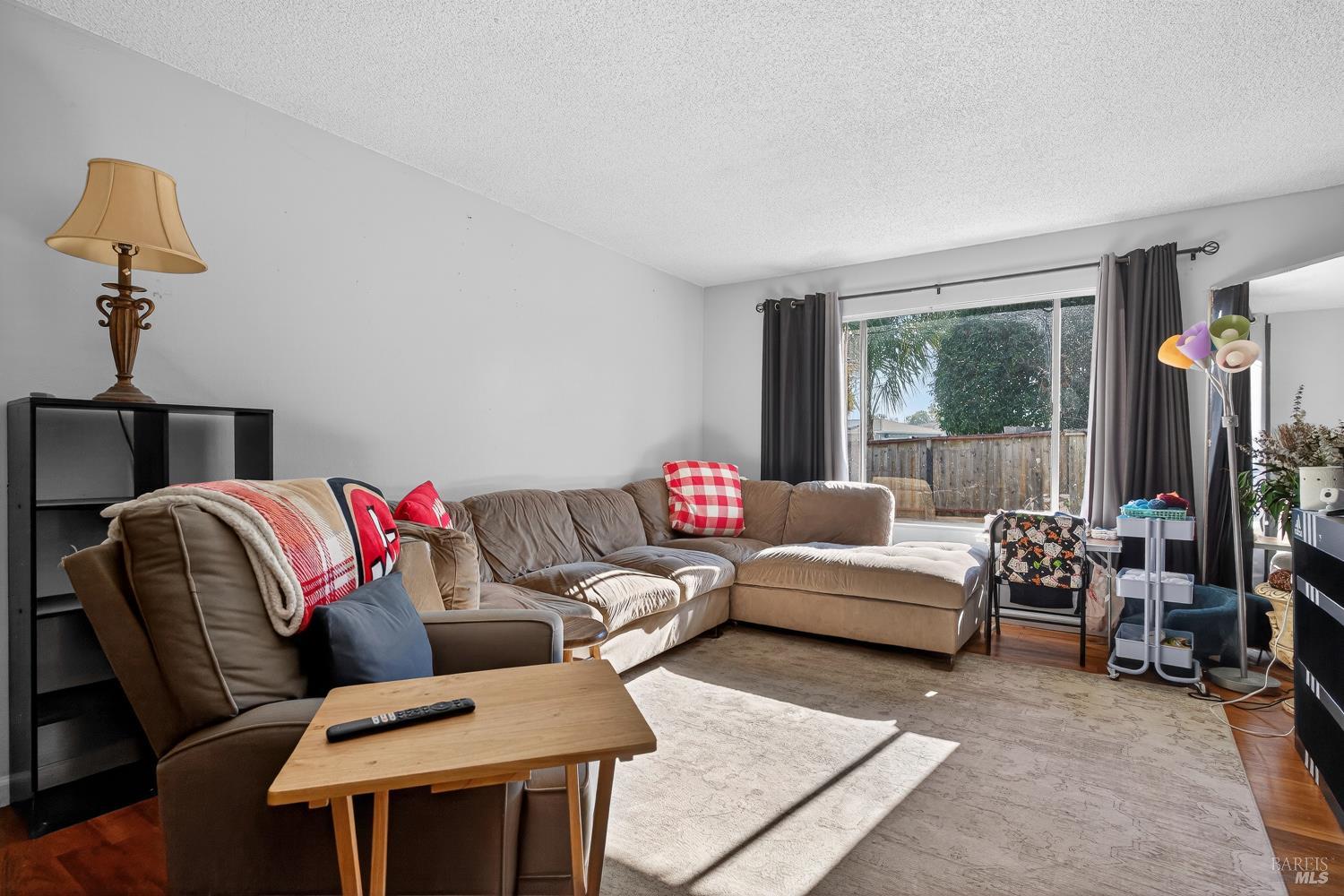 Detail Gallery Image 12 of 46 For 304 Huntington Dr, Antioch,  CA 94509 - 3 Beds | 2 Baths