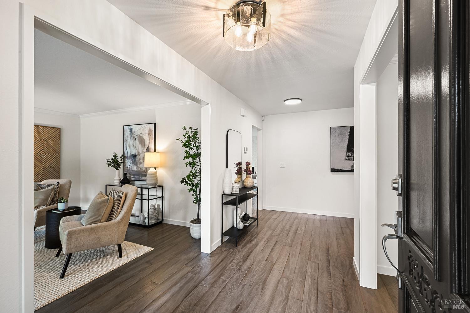 Detail Gallery Image 5 of 70 For 51 San Domingo Way, Novato,  CA 94945 - 4 Beds | 2/1 Baths