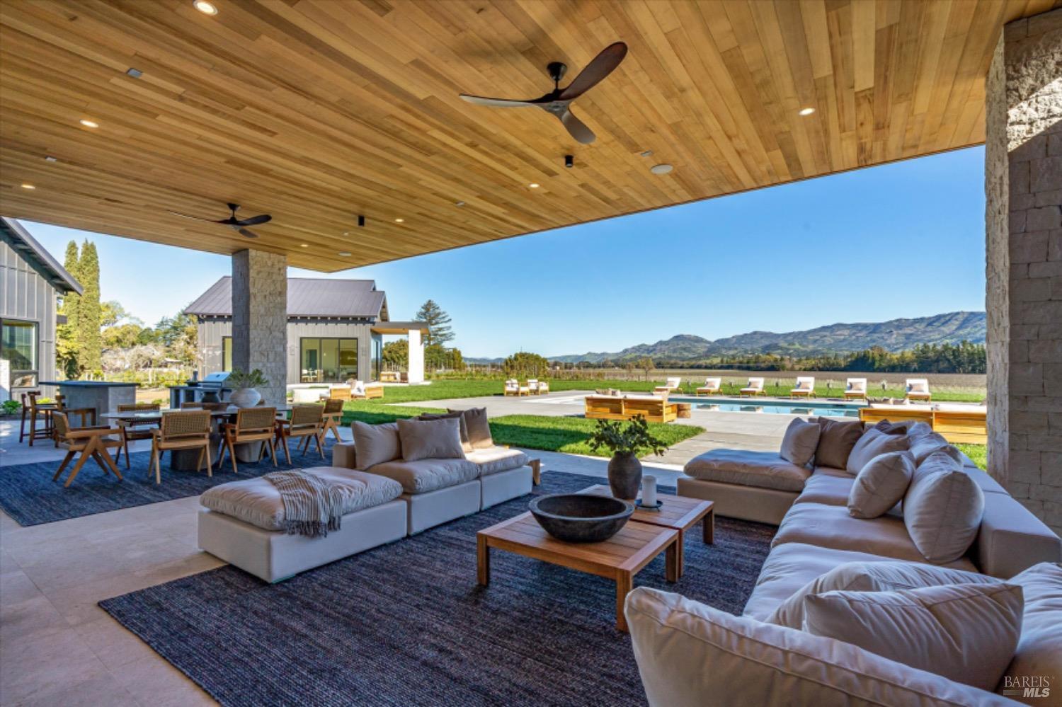 Detail Gallery Image 18 of 48 For 2350 Big Ranch Rd, Napa,  CA 94558 - 7 Beds | 7/2 Baths