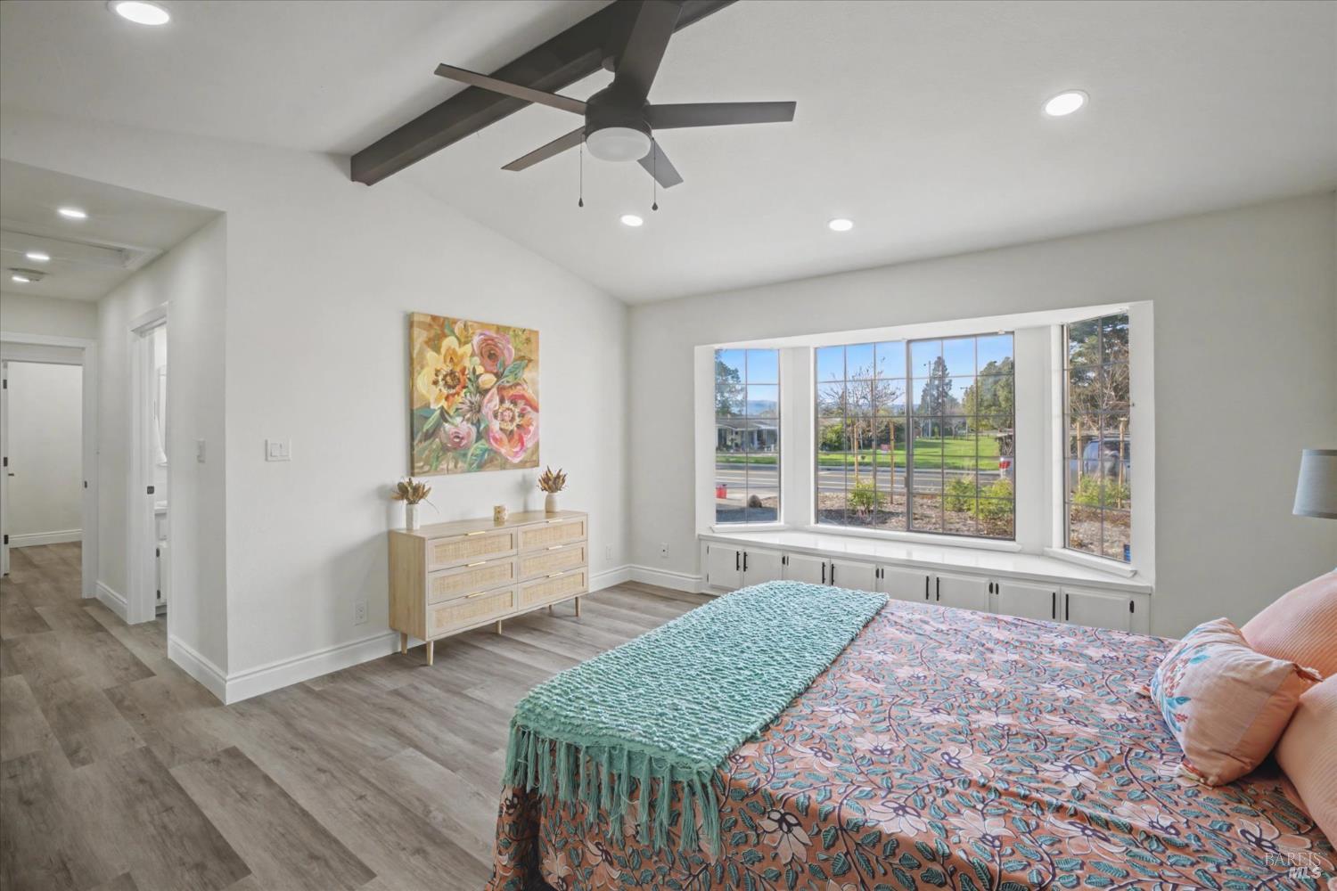 Detail Gallery Image 17 of 47 For 580 Yellowstone Dr, Vacaville,  CA 95687 - 3 Beds | 2/1 Baths