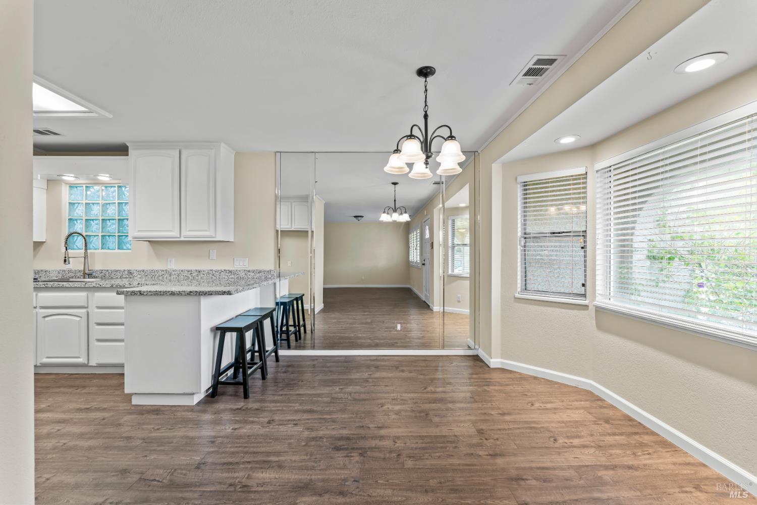 Detail Gallery Image 9 of 38 For 210 Trinity Ct, Rio Vista,  CA 94571 - 3 Beds | 2/1 Baths