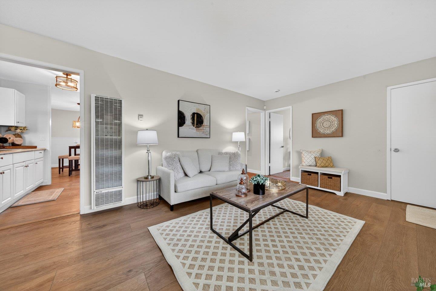 Detail Gallery Image 11 of 36 For 2013 Cormorant Dr, Fairfield,  CA 94533 - 3 Beds | 1 Baths