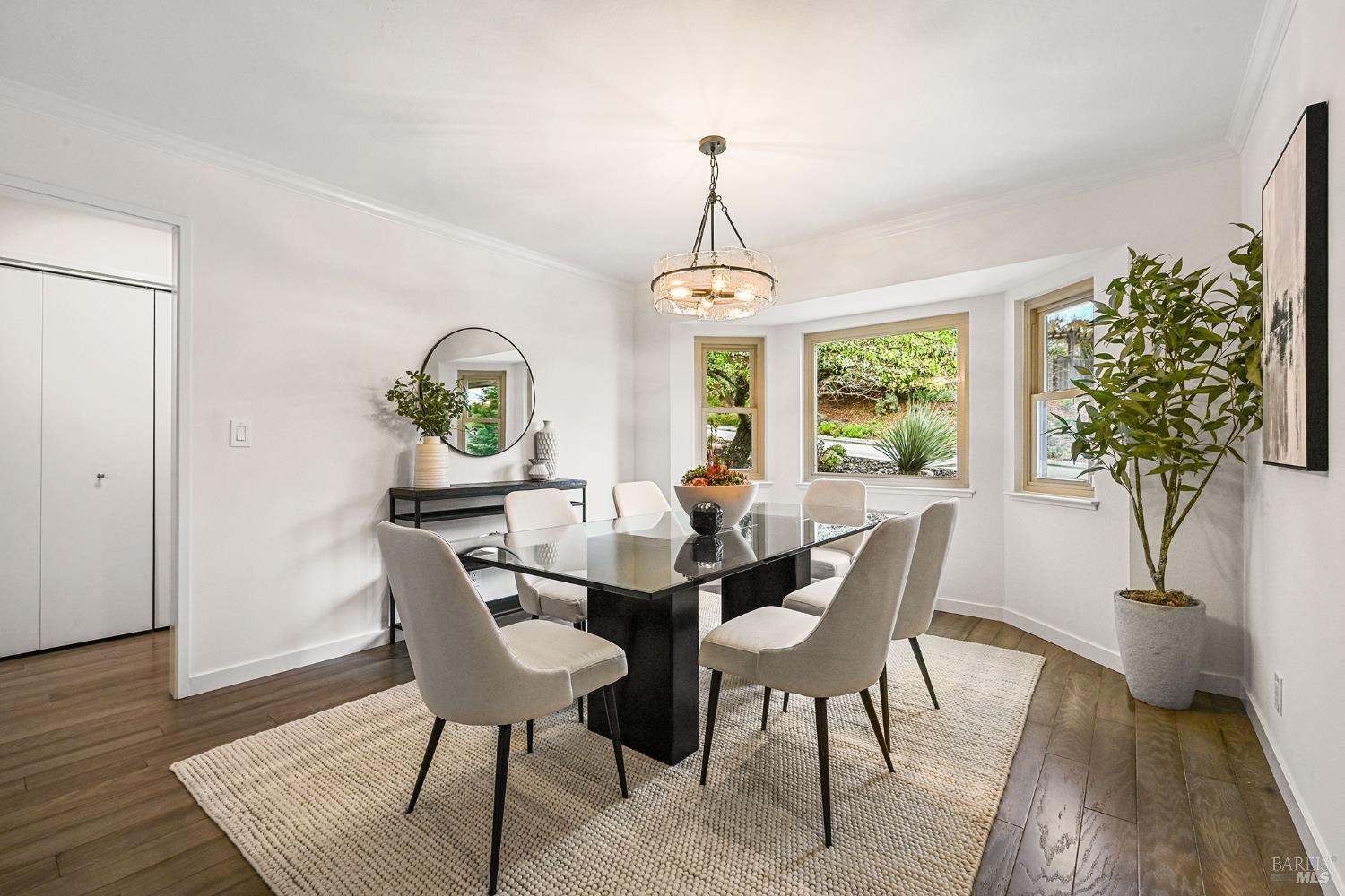 Detail Gallery Image 11 of 70 For 51 San Domingo Way, Novato,  CA 94945 - 4 Beds | 2/1 Baths