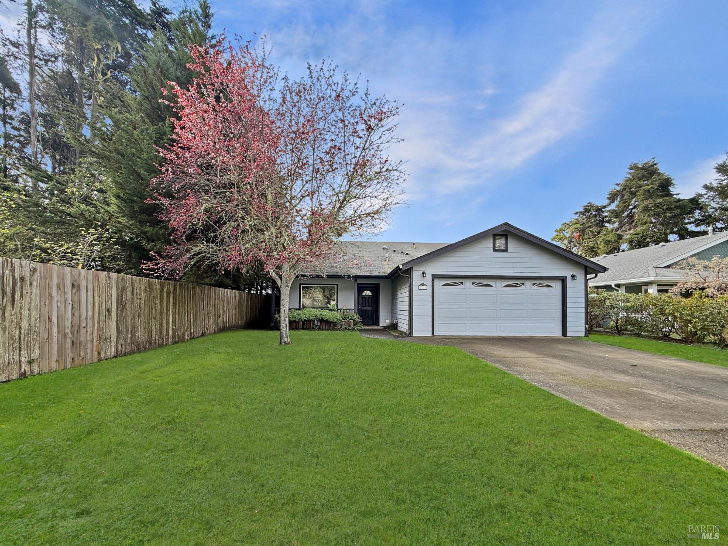 Detail Gallery Image 3 of 35 For 227 Hocker Ln, Fort Bragg,  CA 95437 - 2 Beds | 2 Baths