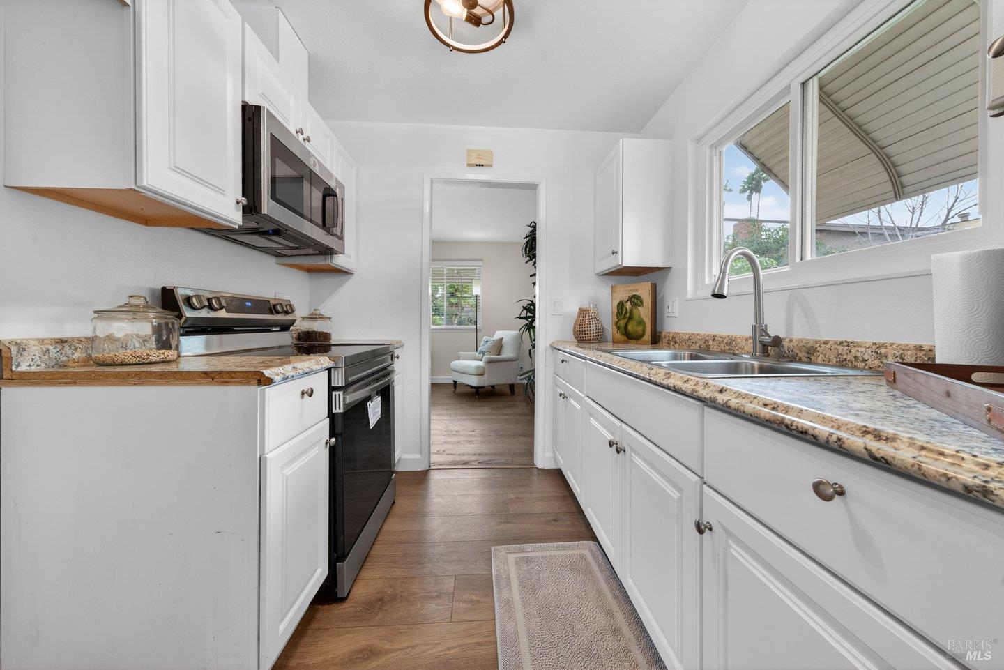 Detail Gallery Image 12 of 36 For 2013 Cormorant Dr, Fairfield,  CA 94533 - 3 Beds | 1 Baths