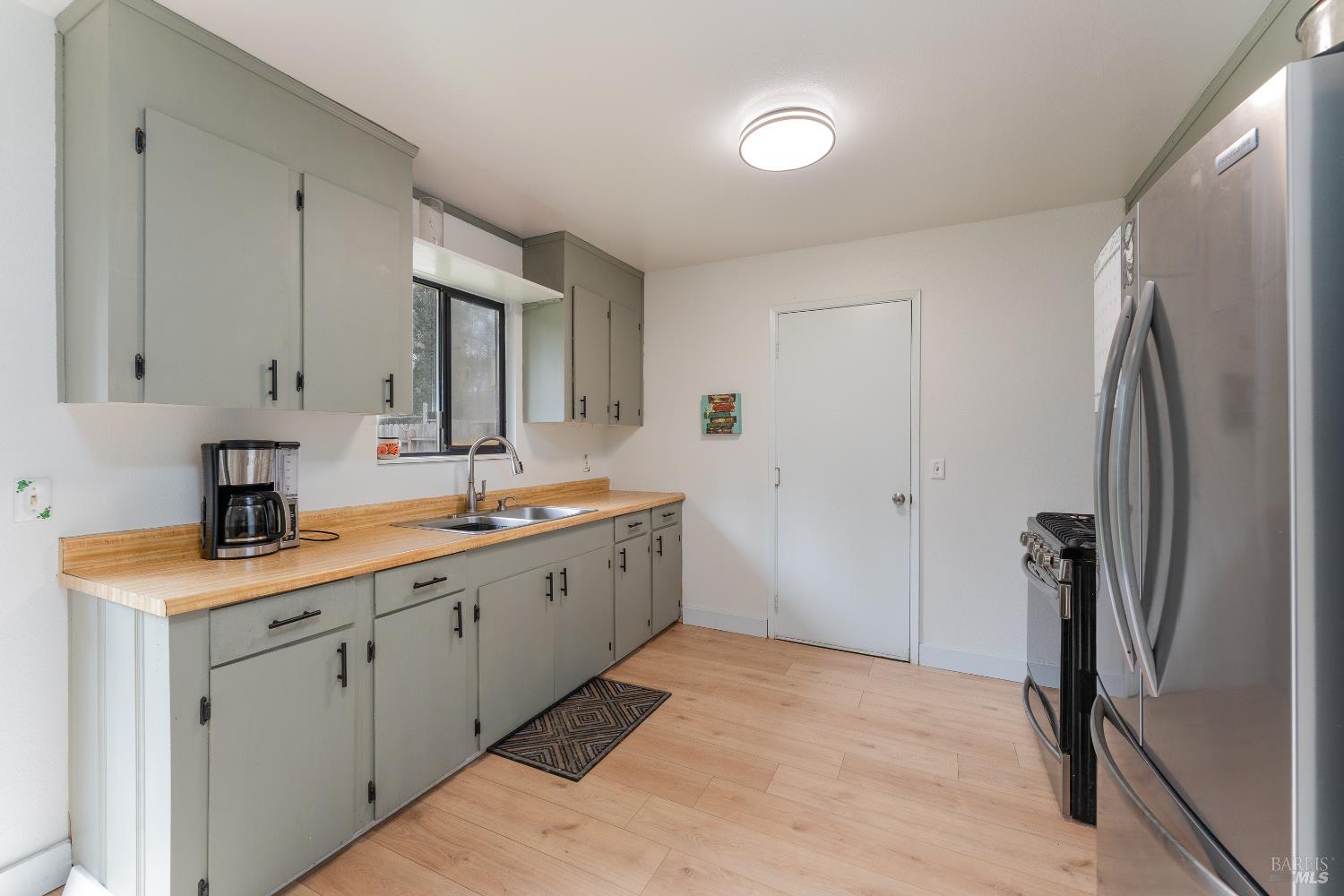 Detail Gallery Image 10 of 34 For 27431 Poppy Dr, Willits,  CA 95490 - 3 Beds | 2 Baths