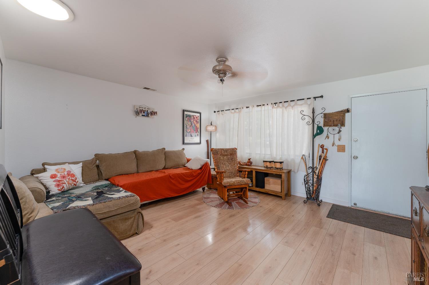 Detail Gallery Image 8 of 34 For 27431 Poppy Dr, Willits,  CA 95490 - 3 Beds | 2 Baths