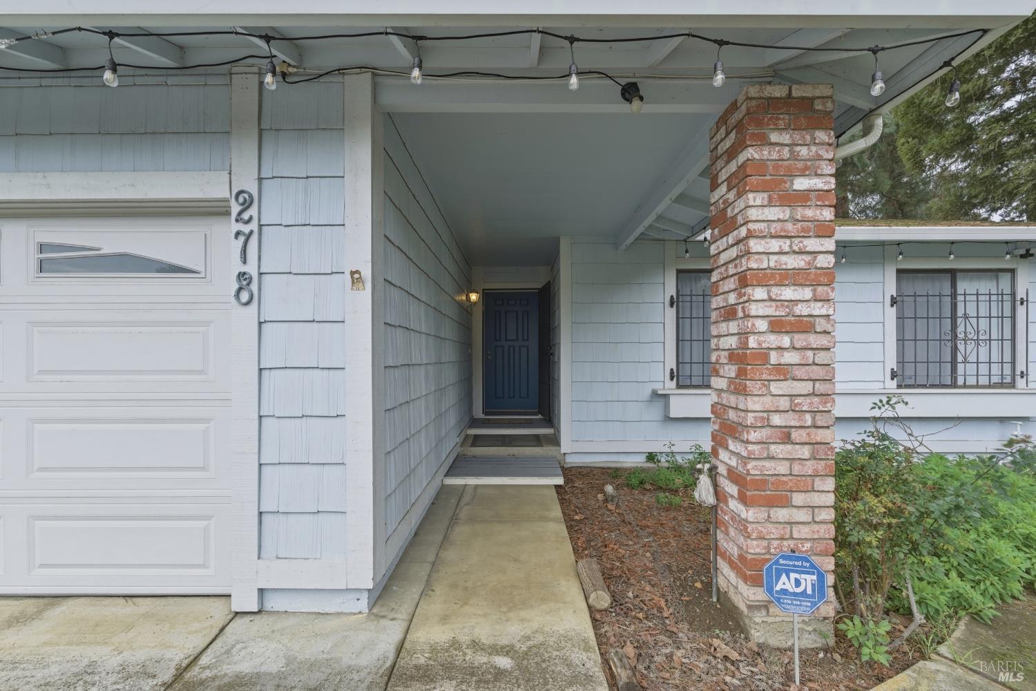 Detail Gallery Image 5 of 26 For 278 Cadloni Ln, Vallejo,  CA 94591 - 3 Beds | 2 Baths