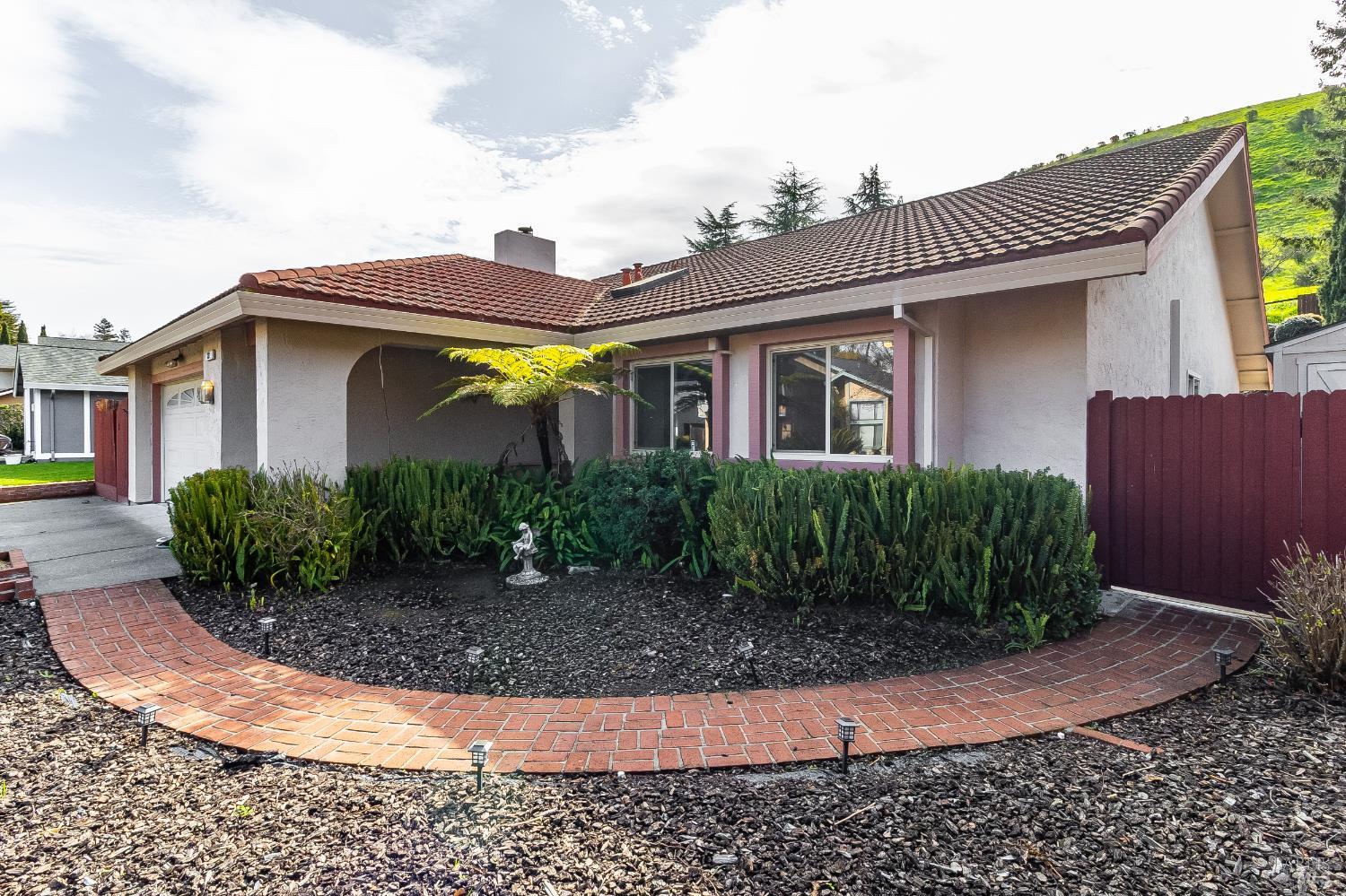 Detail Gallery Image 12 of 99 For 832 Rose Dr, Benicia,  CA 94510 - 4 Beds | 2 Baths