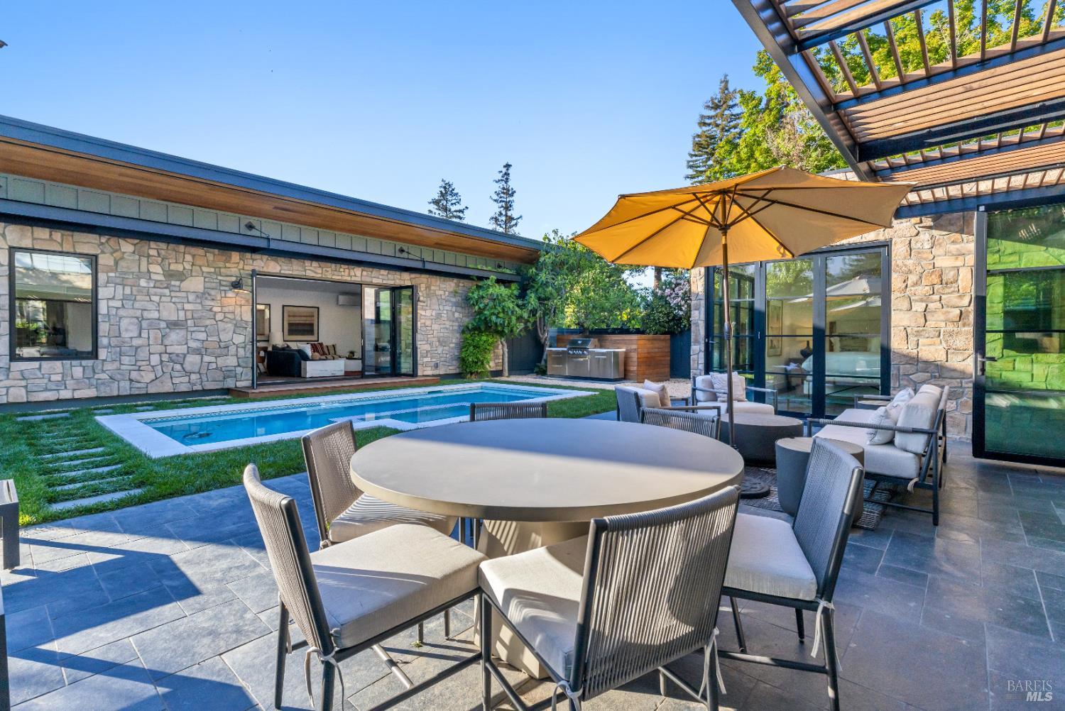 Detail Gallery Image 28 of 32 For 1242 Madrona Ave, Saint Helena,  CA 94574 - 3 Beds | 2/1 Baths