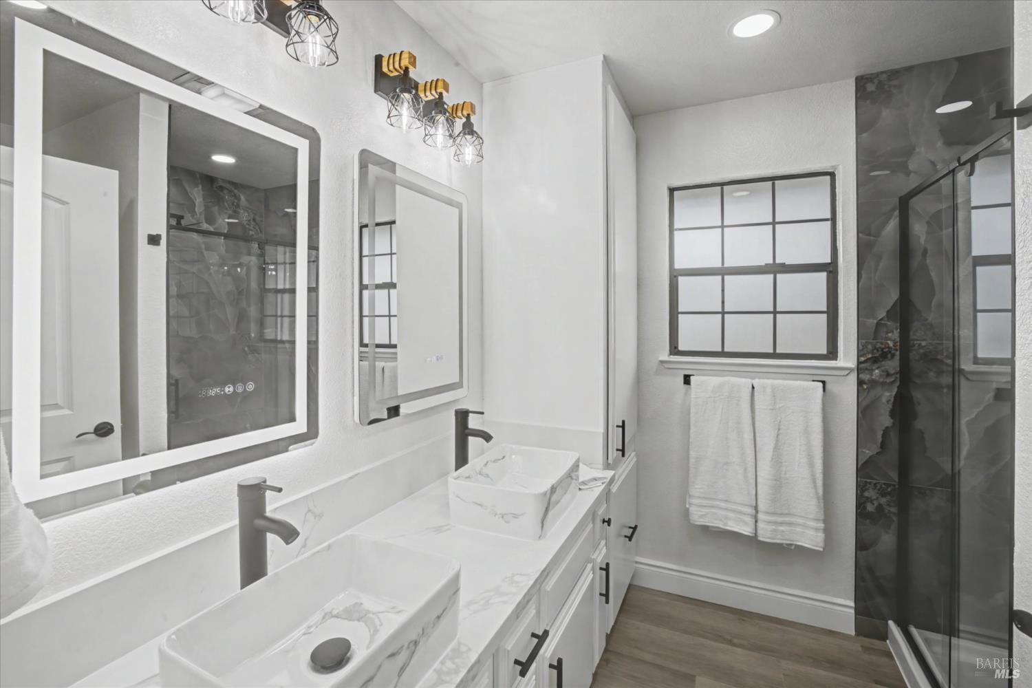 Detail Gallery Image 19 of 47 For 580 Yellowstone Dr, Vacaville,  CA 95687 - 3 Beds | 2/1 Baths