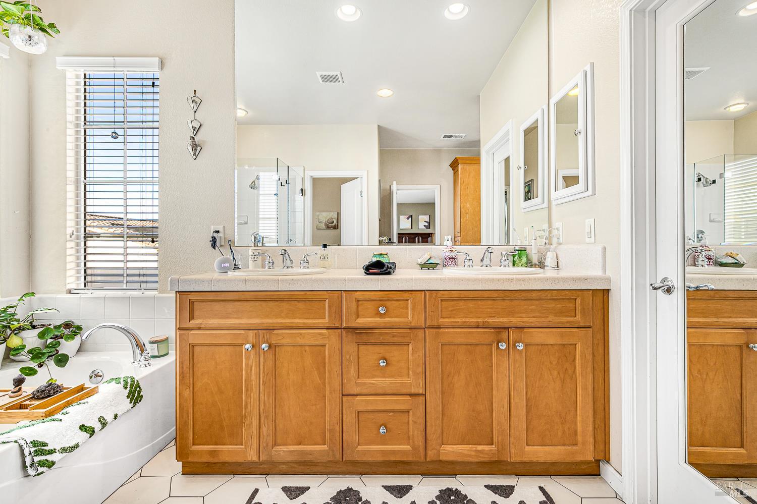 Detail Gallery Image 51 of 79 For 2167 Linwood Ave, Santa Rosa,  CA 95404 - 3 Beds | 3 Baths