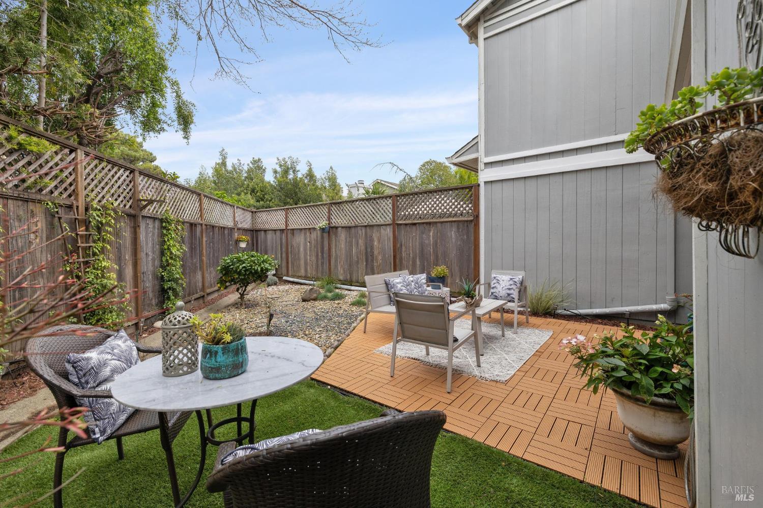 Detail Gallery Image 12 of 36 For 111 Nantucket Cv, San Rafael,  CA 94901 - 2 Beds | 2/1 Baths