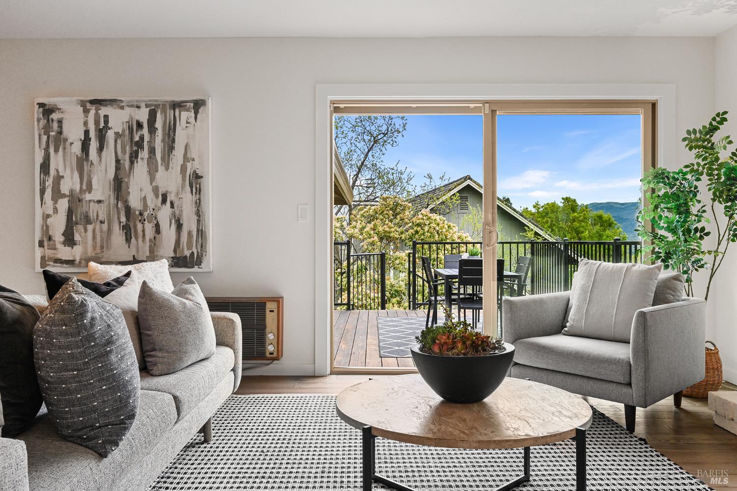 Detail Gallery Image 18 of 70 For 51 San Domingo Way, Novato,  CA 94945 - 4 Beds | 2/1 Baths