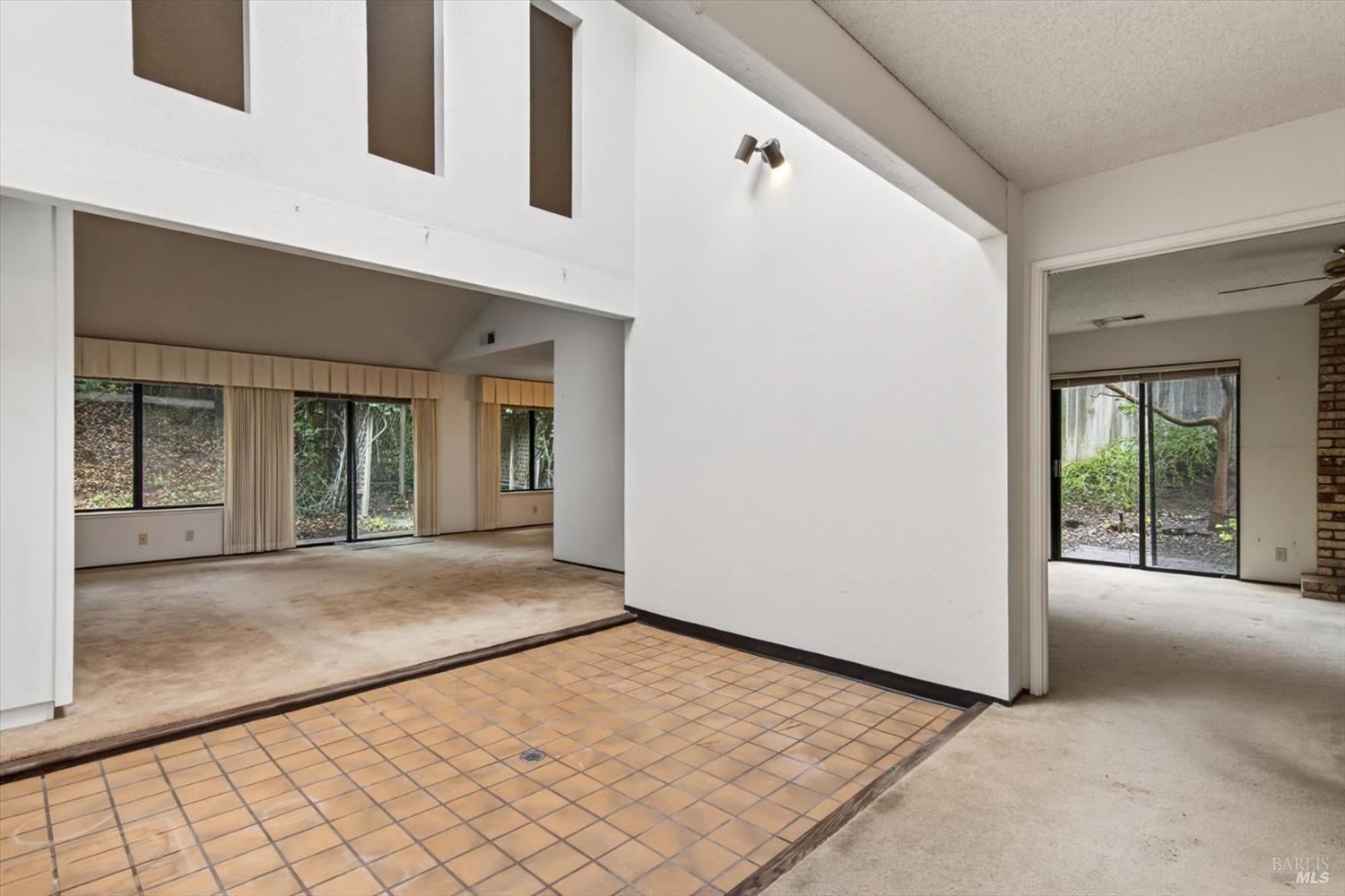 Detail Gallery Image 6 of 29 For 879 Oxford Way, Benicia,  CA 94510 - 4 Beds | 2 Baths