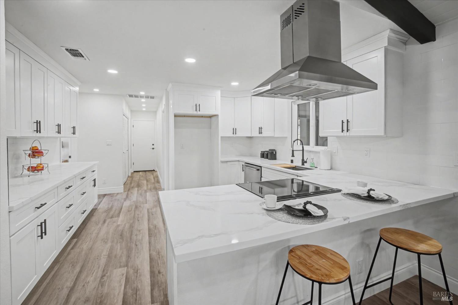 Detail Gallery Image 13 of 47 For 580 Yellowstone Dr, Vacaville,  CA 95687 - 3 Beds | 2/1 Baths